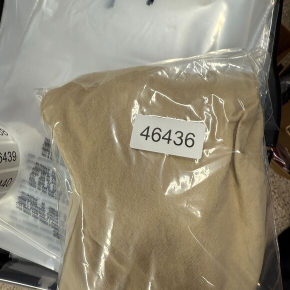 Alfred Dunner Cropped Pants Women 14 Beige High Rise Flat Front Pull On Cotton - Picture 7 of 7